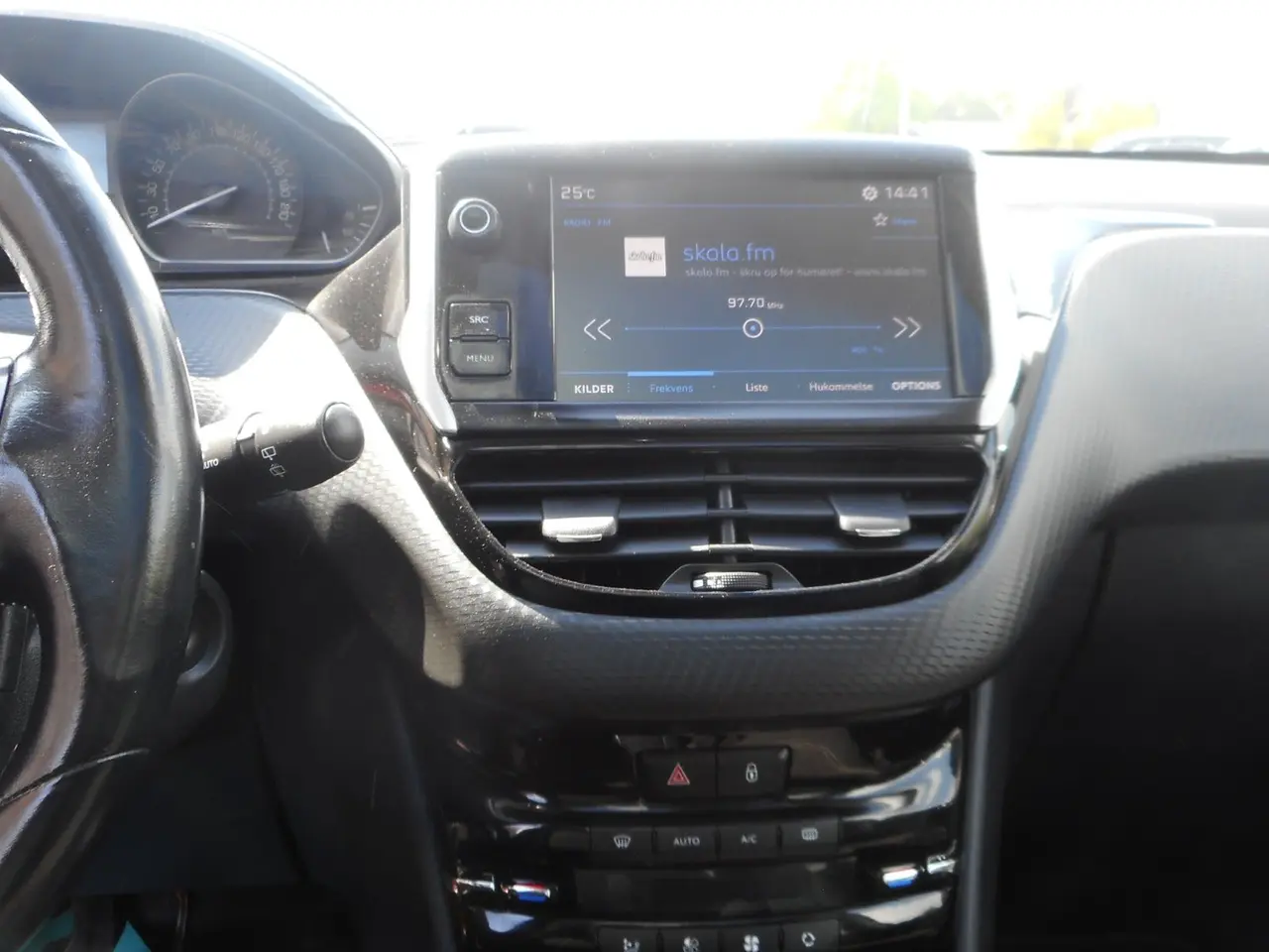 Billede 9 - Peugeot 208 1,6 BlueHDi 100 Allure Sky