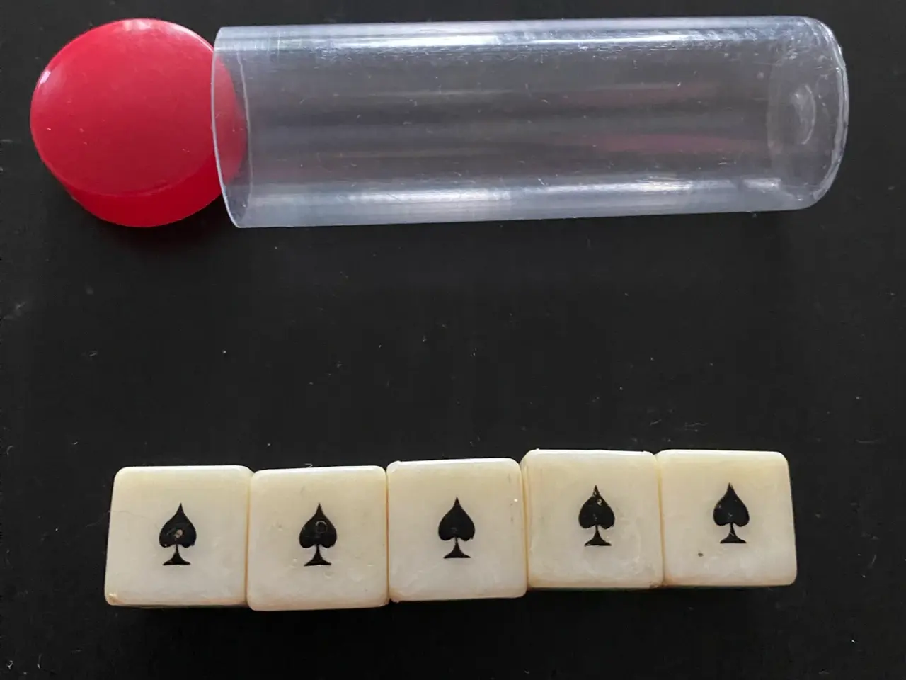 Billede 2 - Et klassisk poker-terningspil