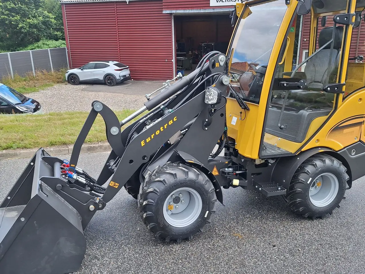 Billede 2 - Eurotrac W11 mellem arm  førehus
