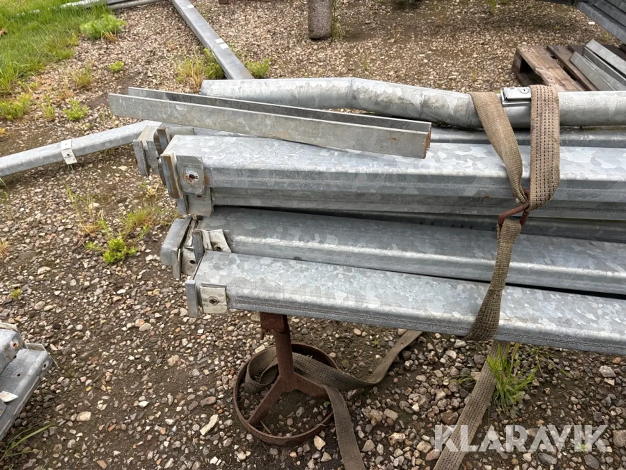 Billede 9 - Skur 9x3.5m opsat
