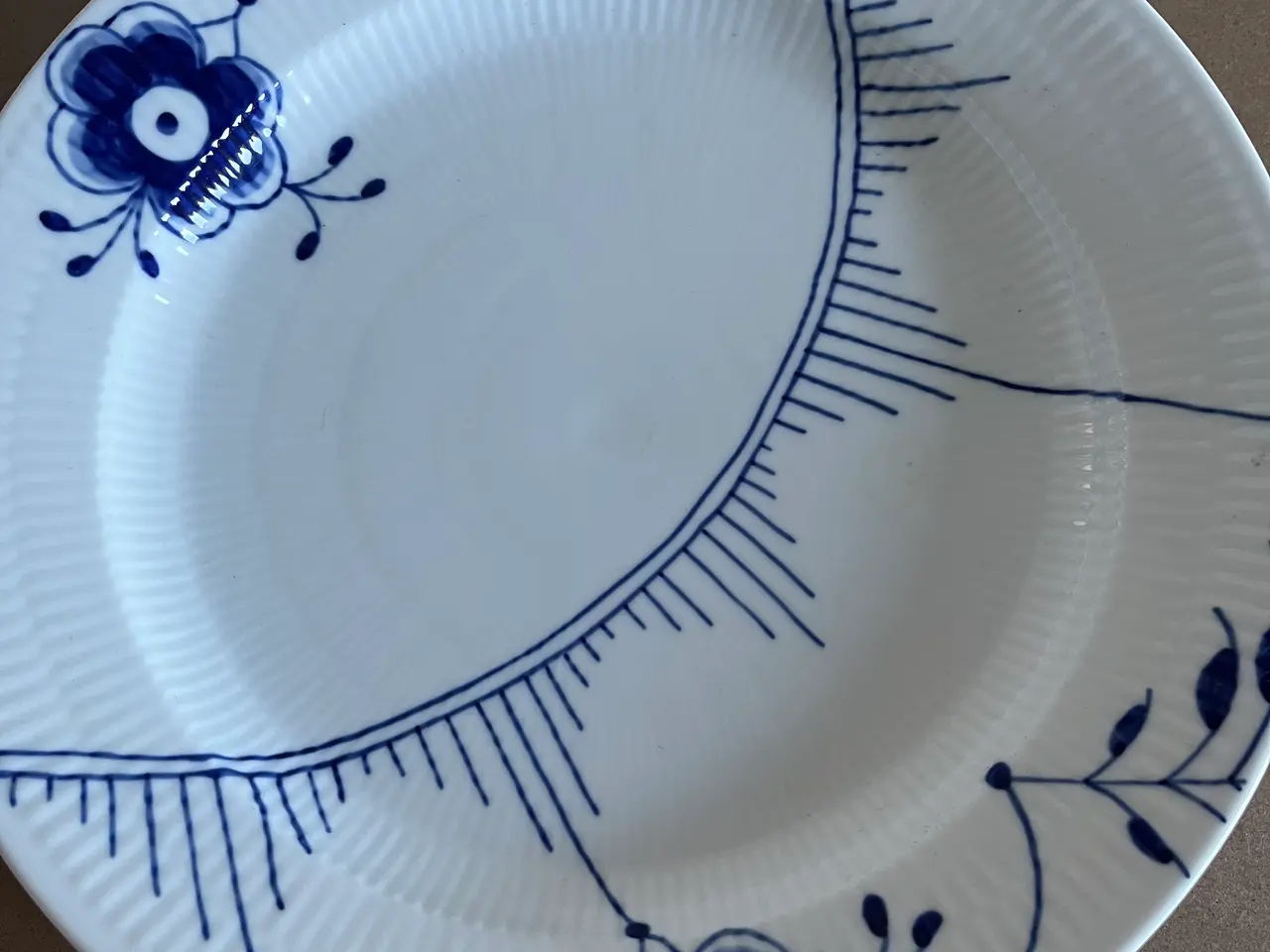 Billede 1 - Royal Copenhagen Blå Mega Riflet fad