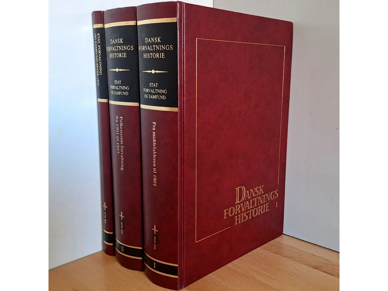Billede 1 - Dansk Forvaltningshistorie - 3 bind (komplet)