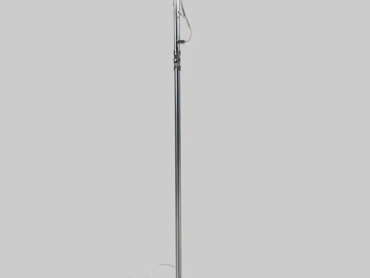 Billede 4 - GUBI Bestlite BL3 Gulvlampe – Hvid/Krom Ø21 cm