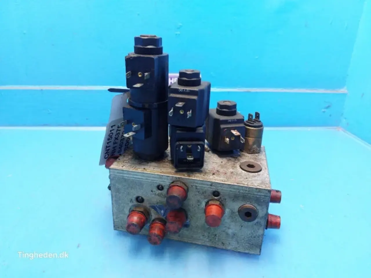 Billede 2 - New Holland FX375 Hydraulikventil 84037241