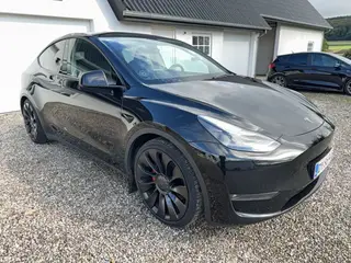 Tesla Model Y  Performance AWD