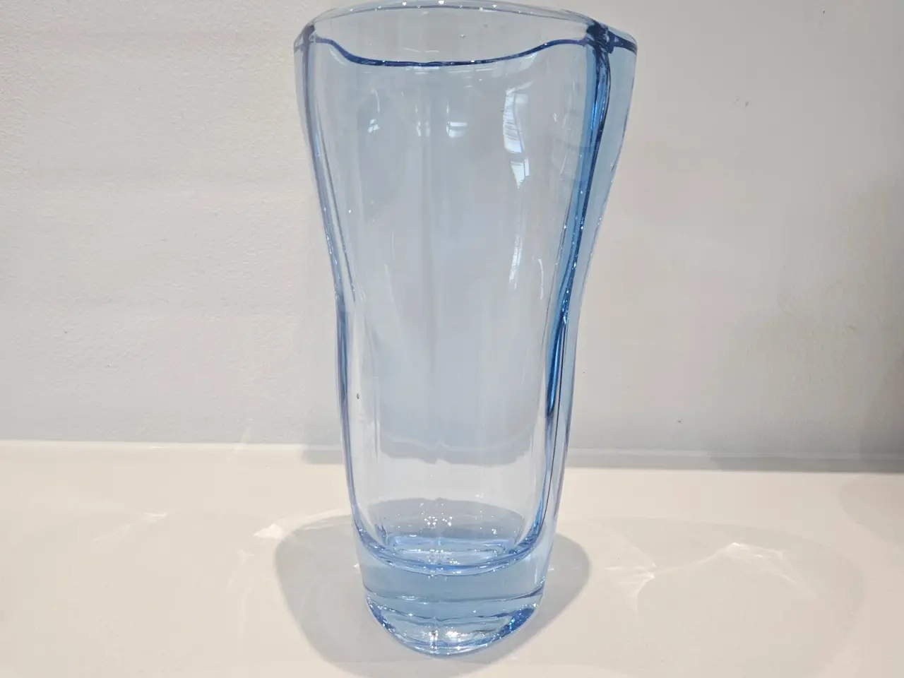 Billede 6 - Flot blålig vase.