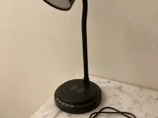 Natbordslampe m. trådløs oplader og højtaler