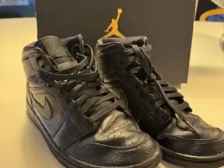 Air Jordan Sneakers 1 MID