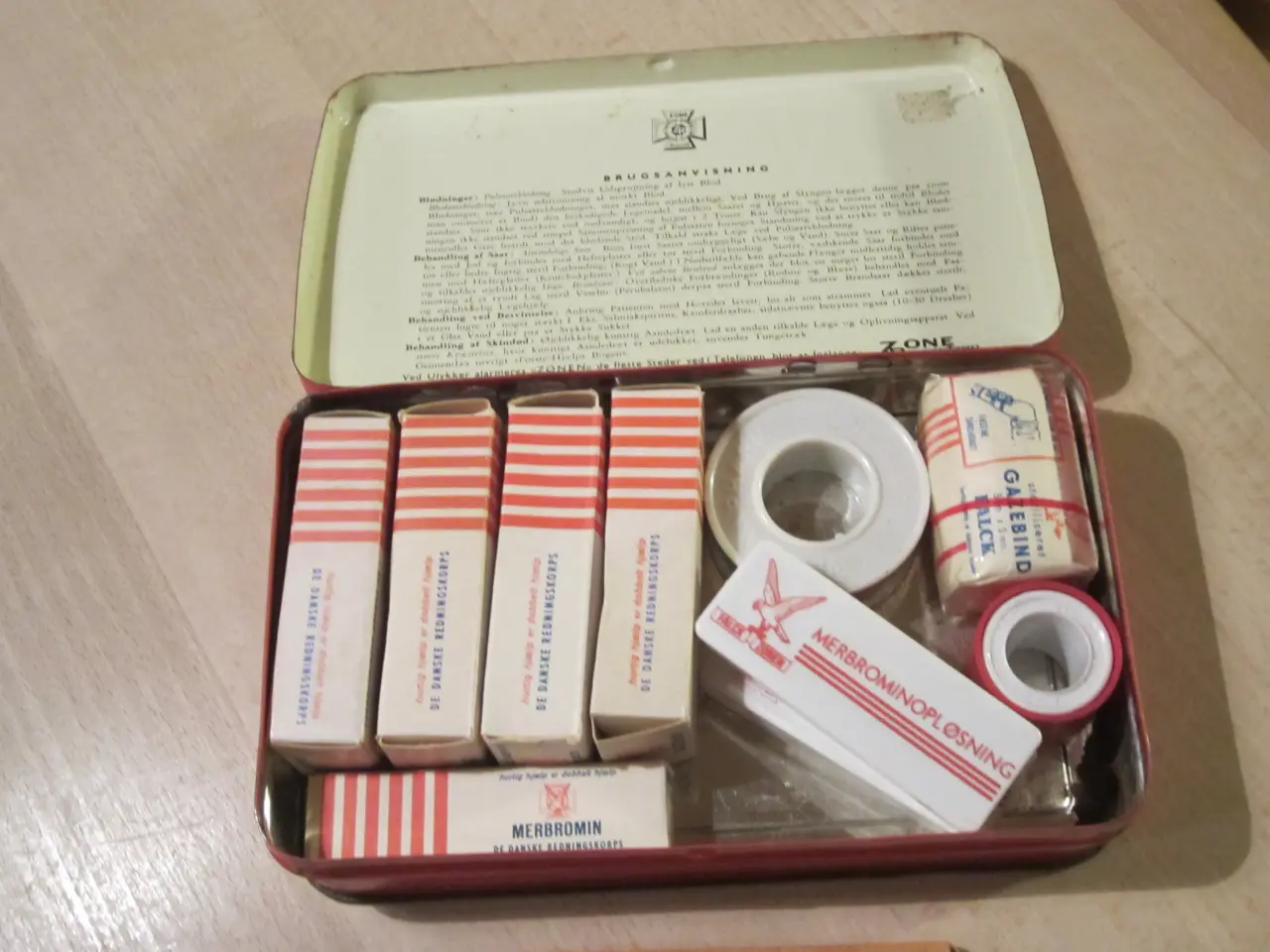 Billede 3 - Flot Nødforbindingskasse - Retro
