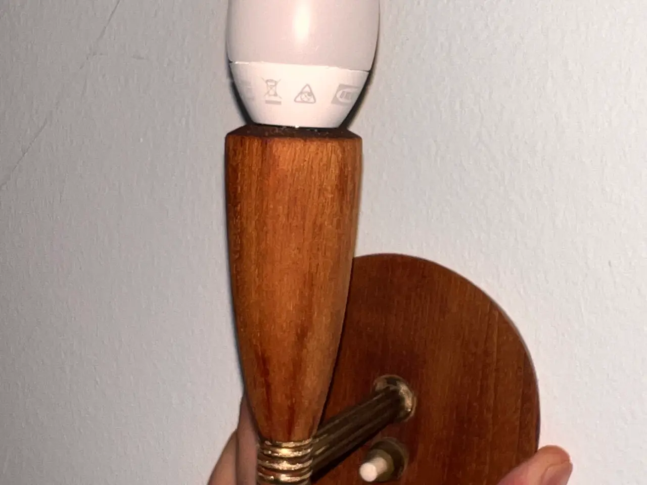 Billede 2 - 2 smukke teak væglamper i dansk retrodesign