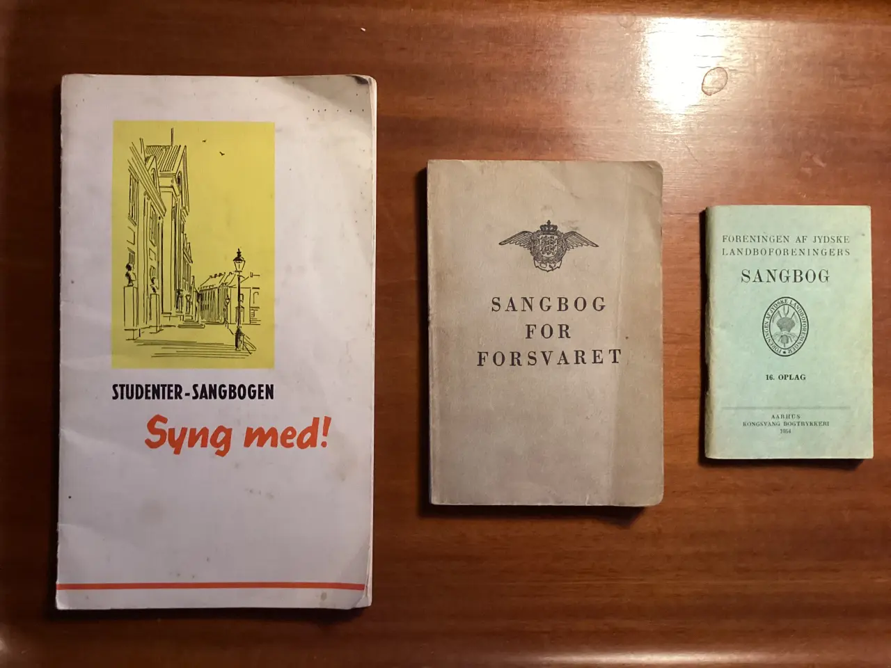 Billede 1 - 3 gamle sangbøger.