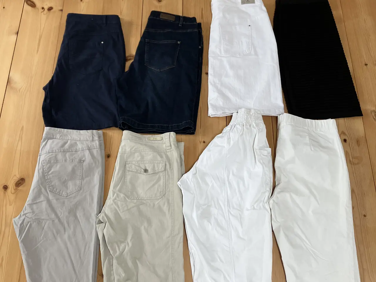 Billede 1 - Short, knickers og nederdele str. 46