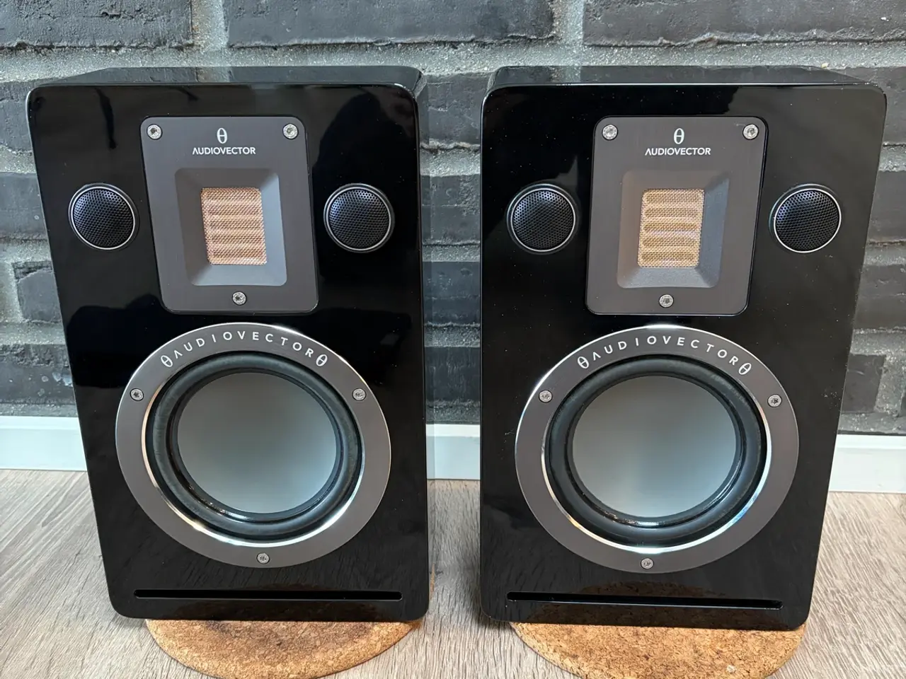 Billede 2 - Audiovector QR Wall high-end væghøjtaler