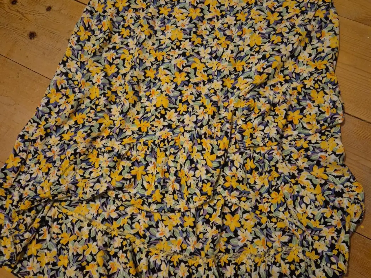 Billede 2 - Blomstret nederdel – Pieces
