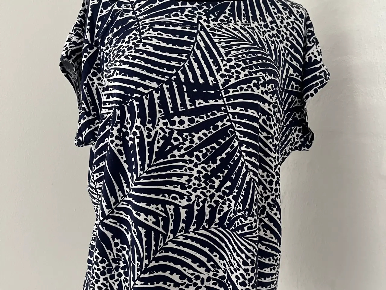 Billede 1 - T-shirt str.38
