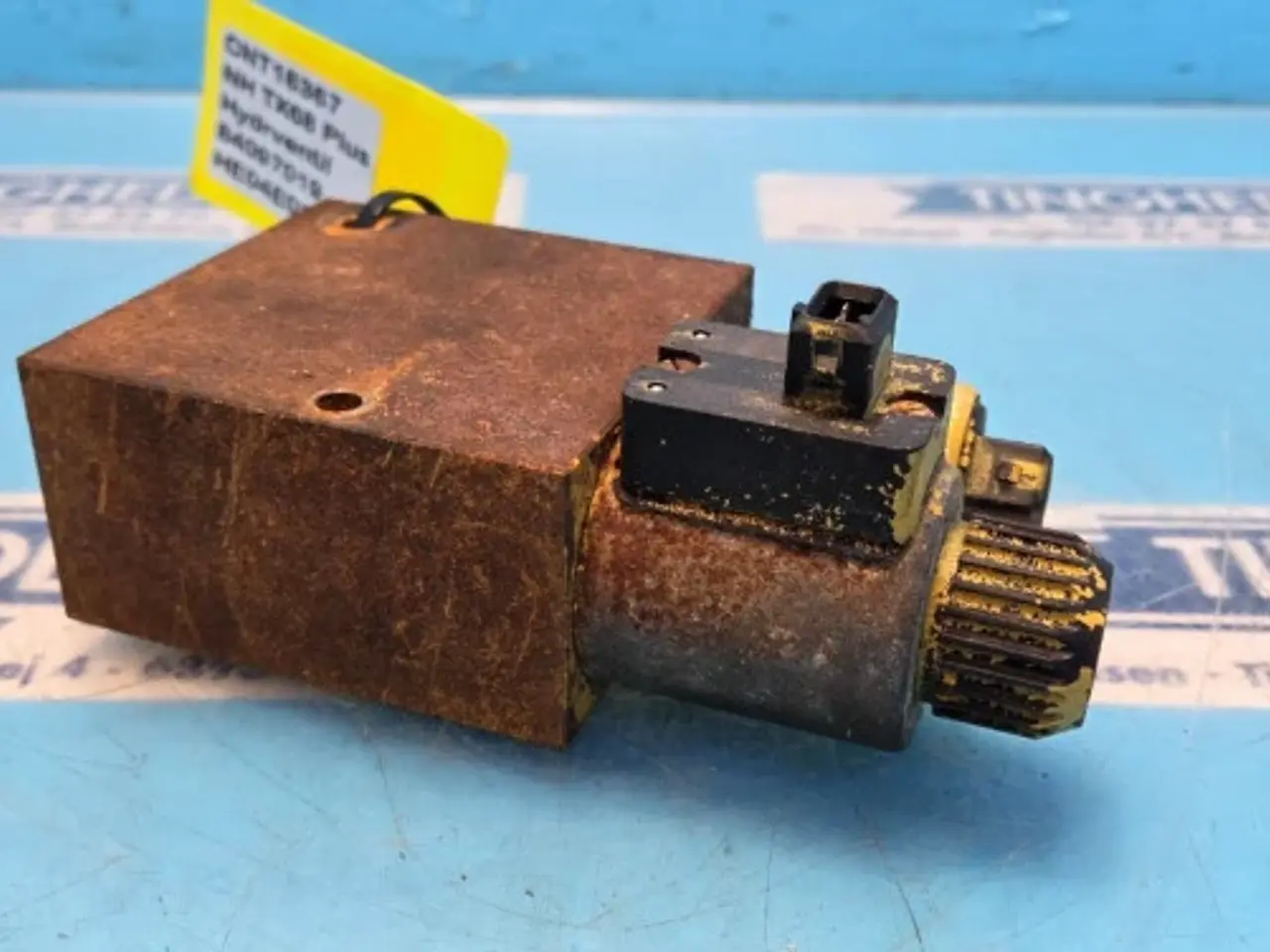 Billede 9 - New Holland TX68 Hydraulikventil 84097019