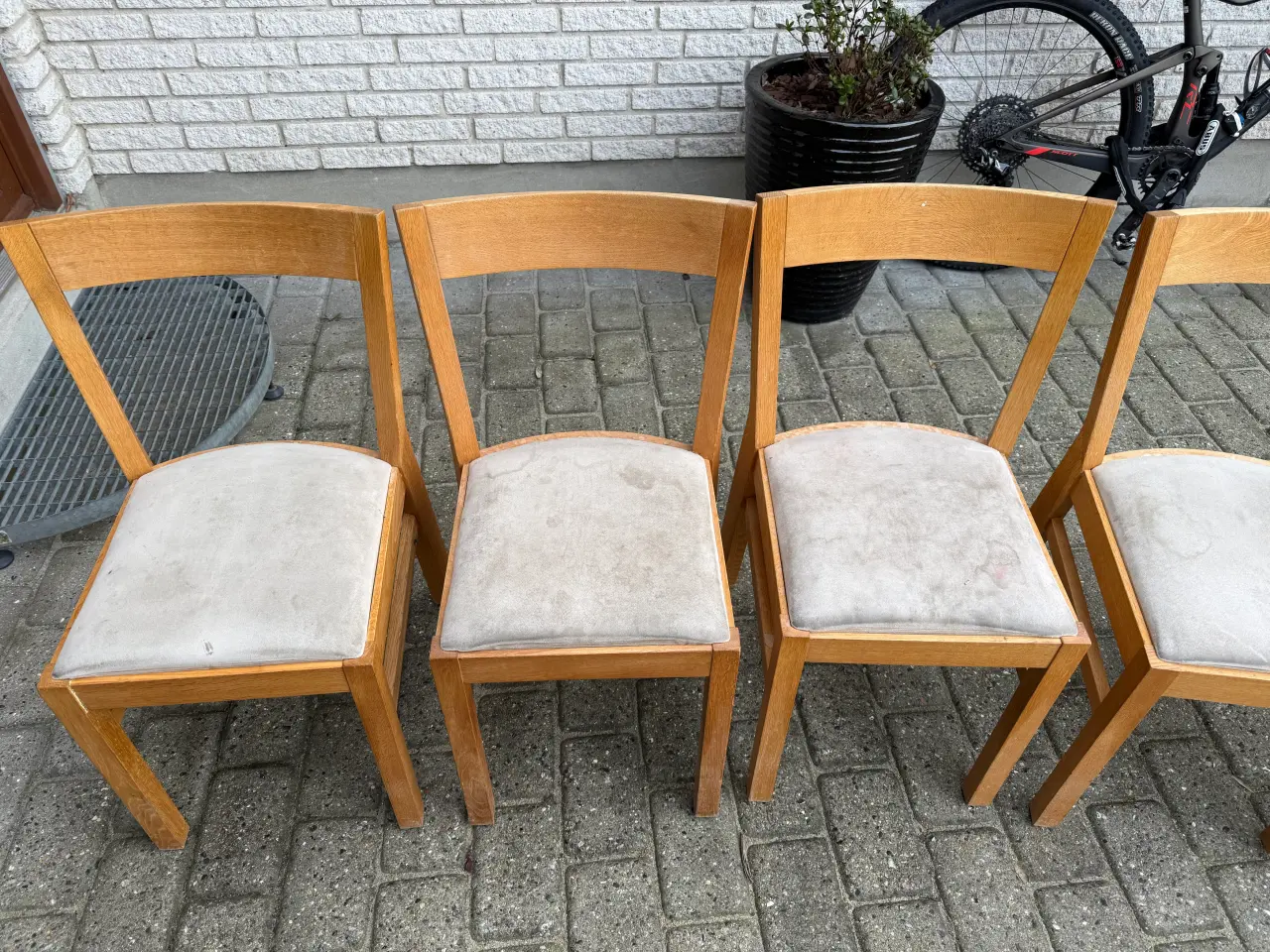 Billede 5 - Spisebord i egmed 6 stole 