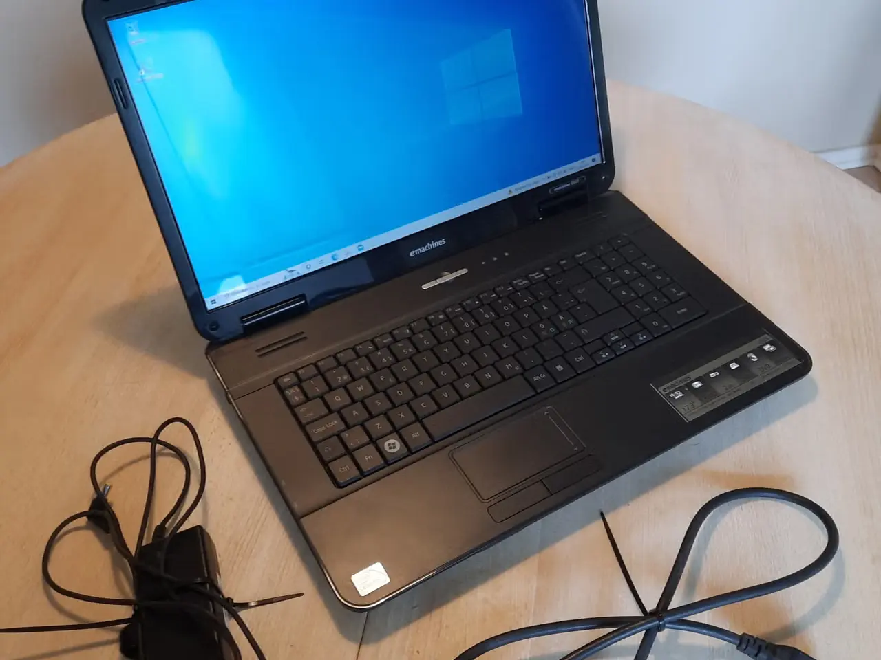 Billede 1 - Emachines G525