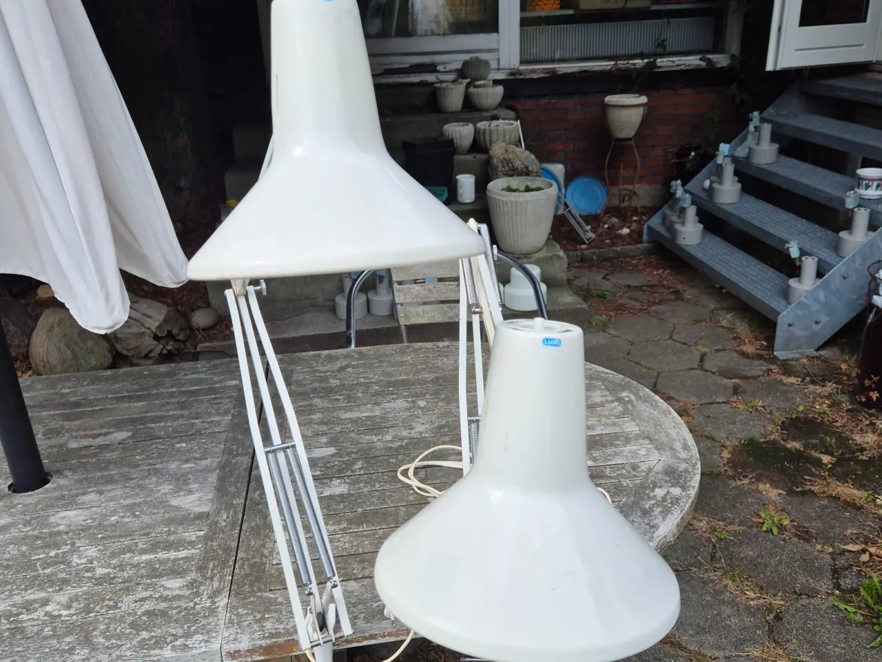 Billede 2 - To klassiske hvide arkitektlamper