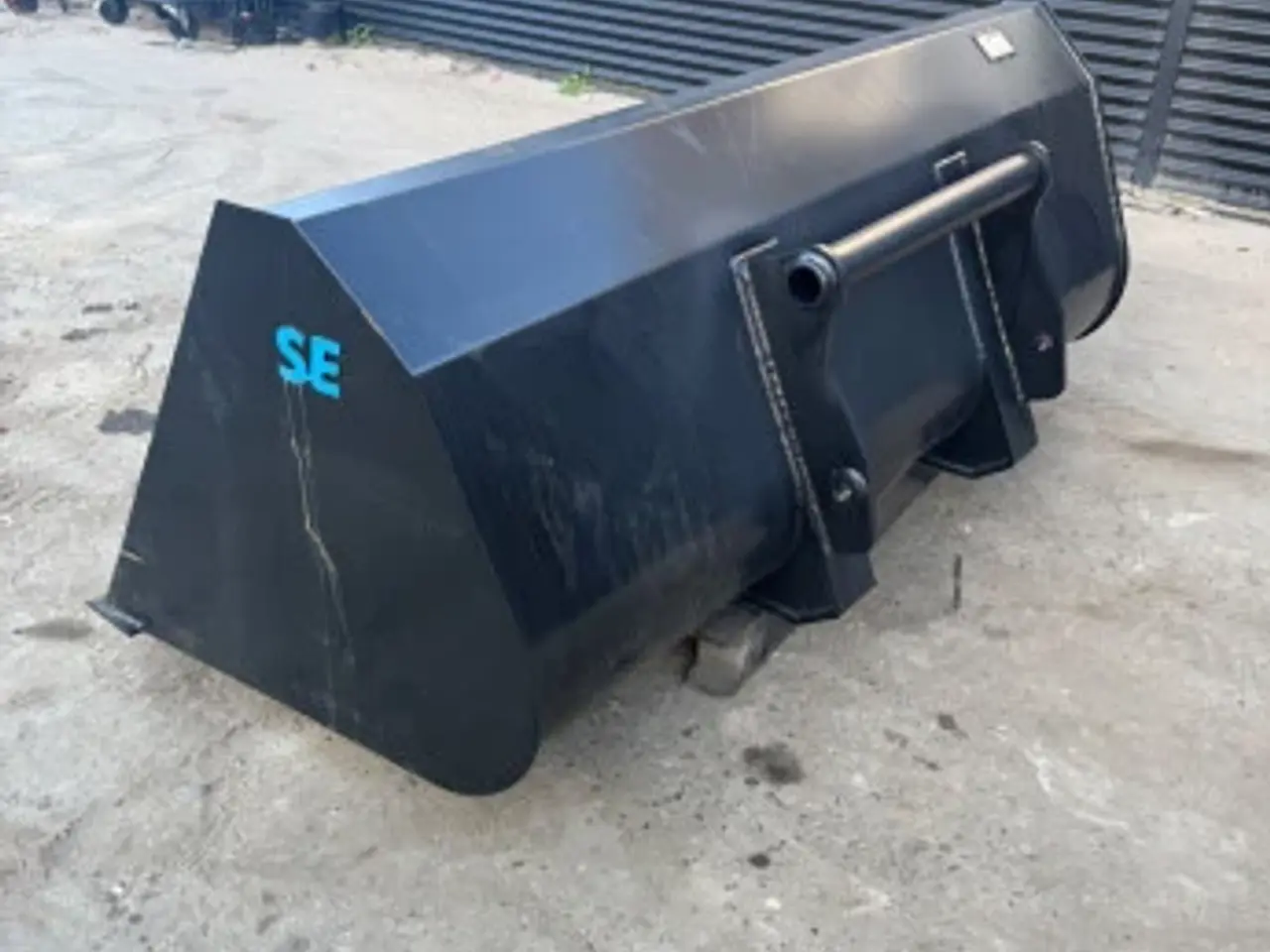 Billede 2 - Manitou skovl