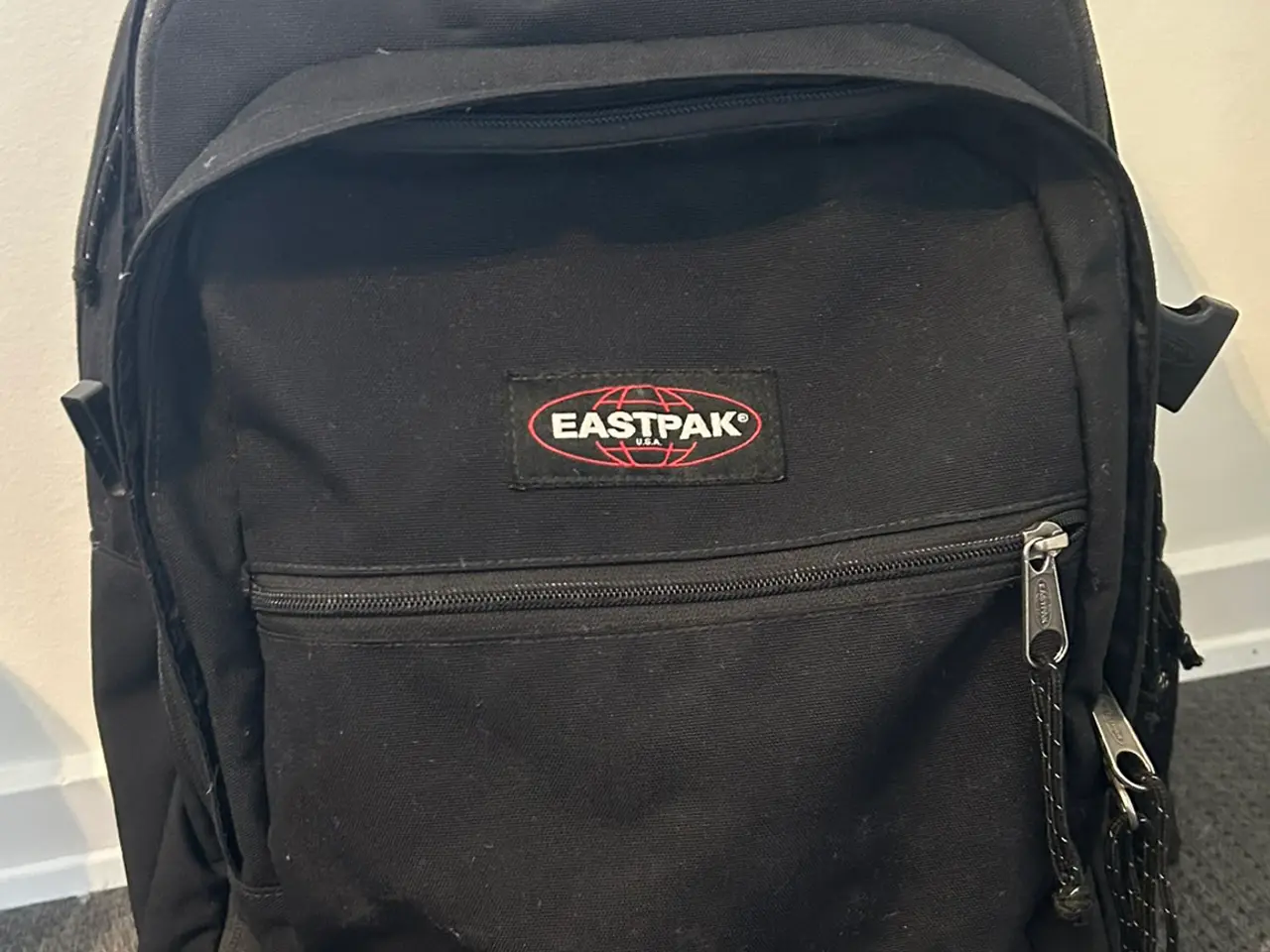 Billede 1 - Eastpak skoletaske med plads til computer