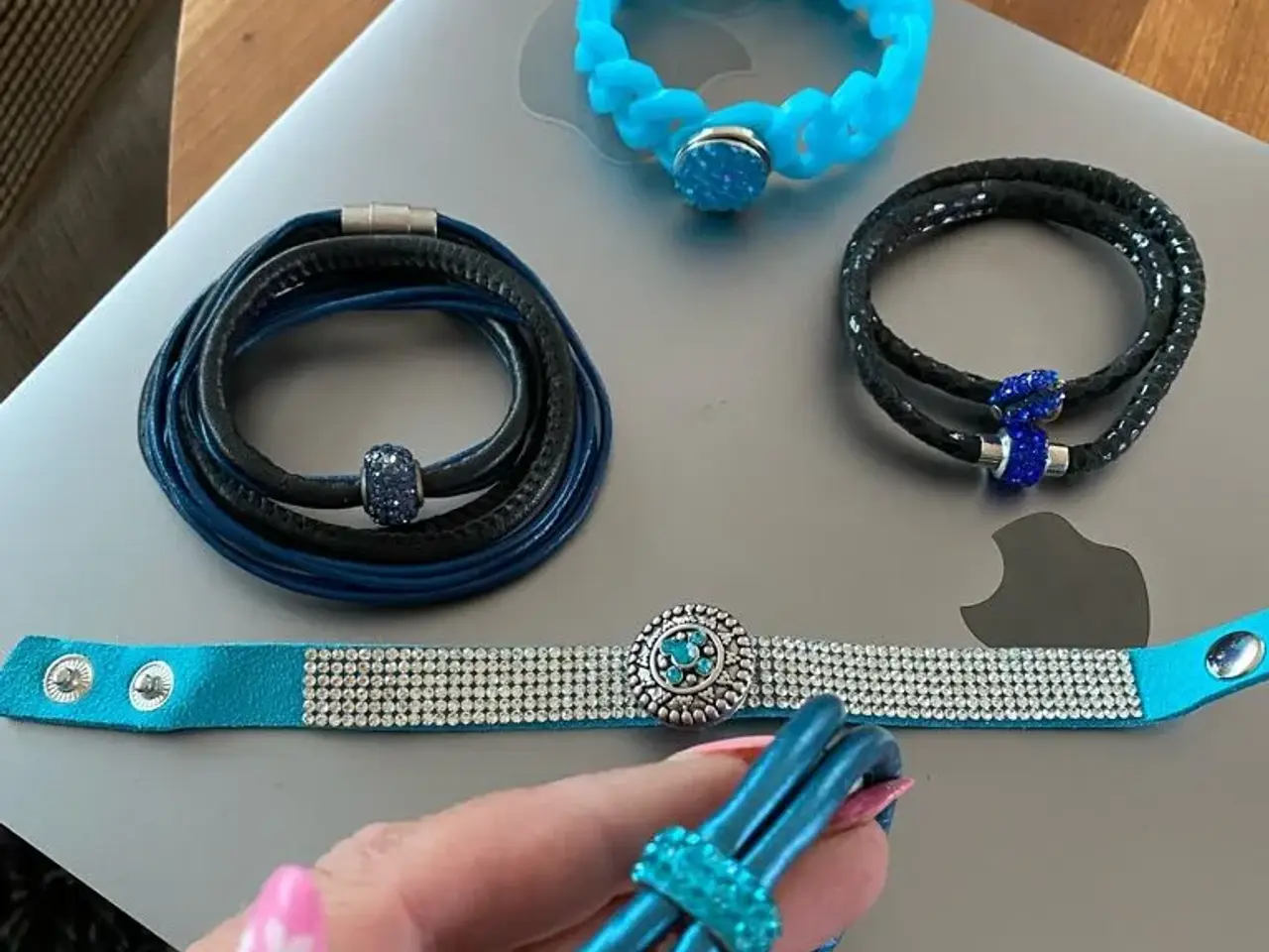 Billede 15 - Flotte nye armbånd