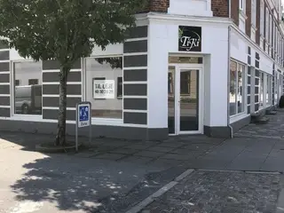 Lagerlokale til leje med gode faciliteter og beliggenhed.