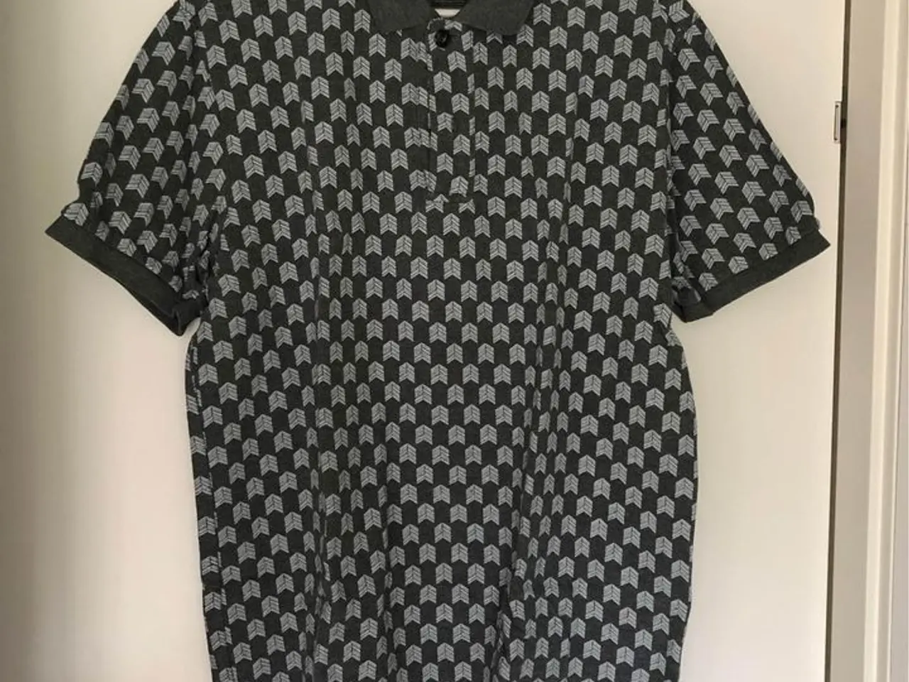 Billede 1 - Polo t-shirt, mrk. Roots -  str. M
