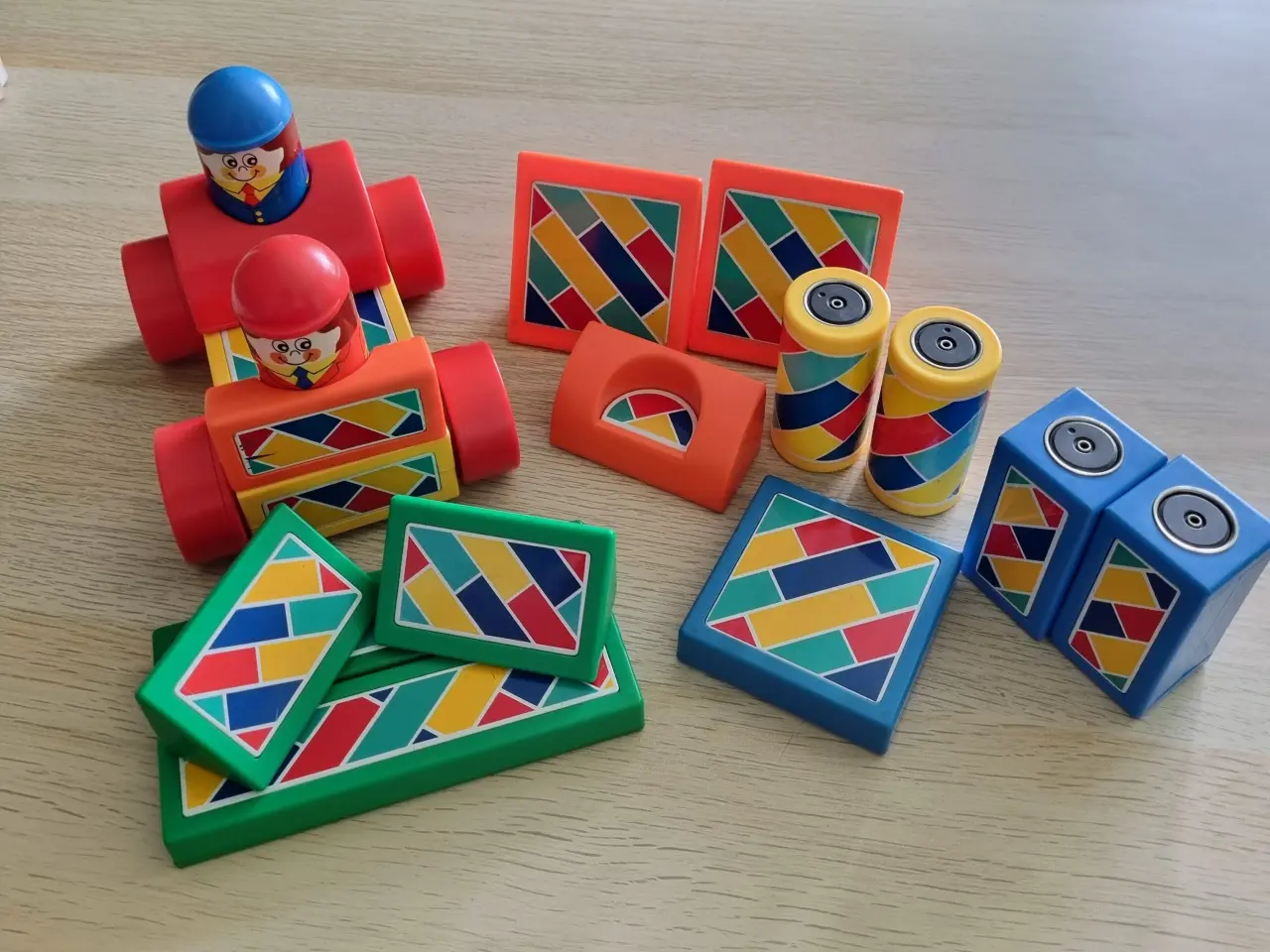 Billede 5 - Vintage Hilco magnetisk legetøj 21 dele