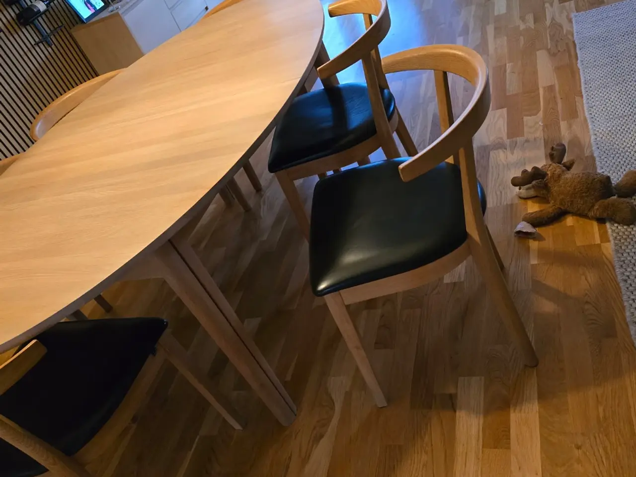 Billede 3 - Skovby spisebord med 6 stole