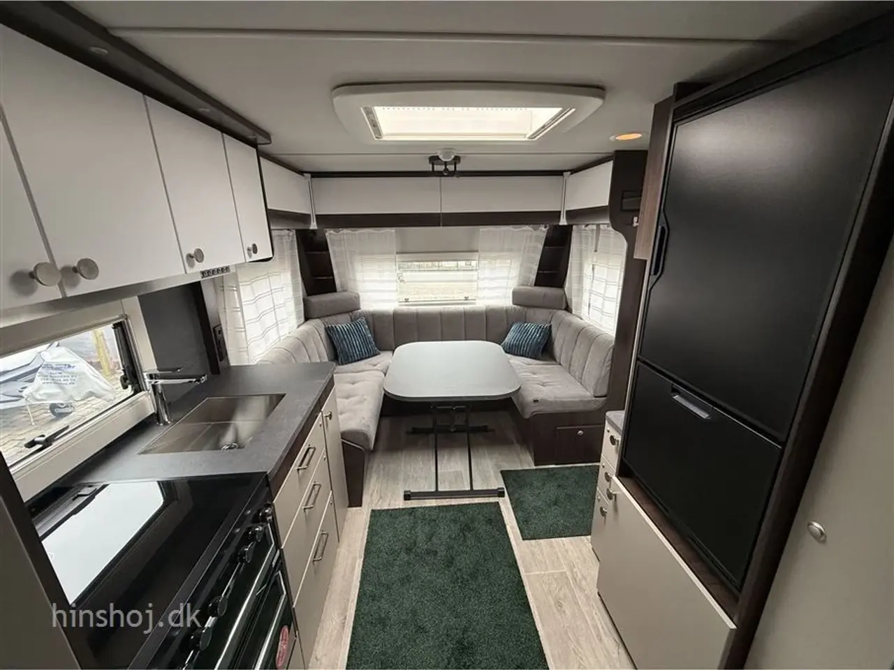 Billede 5 - 2025 - Polar Blueline 520 FD Lækker luksus vintervogn med dobbeltseng, rundsiddegruppe fra Hinshøj Caravan