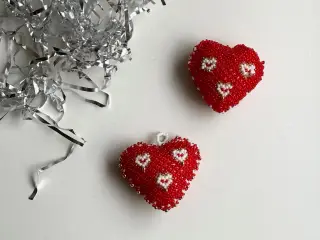 Perlesyede hjerter, 2 stk samlet