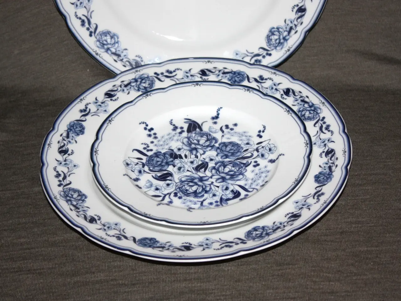 Billede 2 - Firkløveren tallerken diam. 19 cm og 26,5 cm