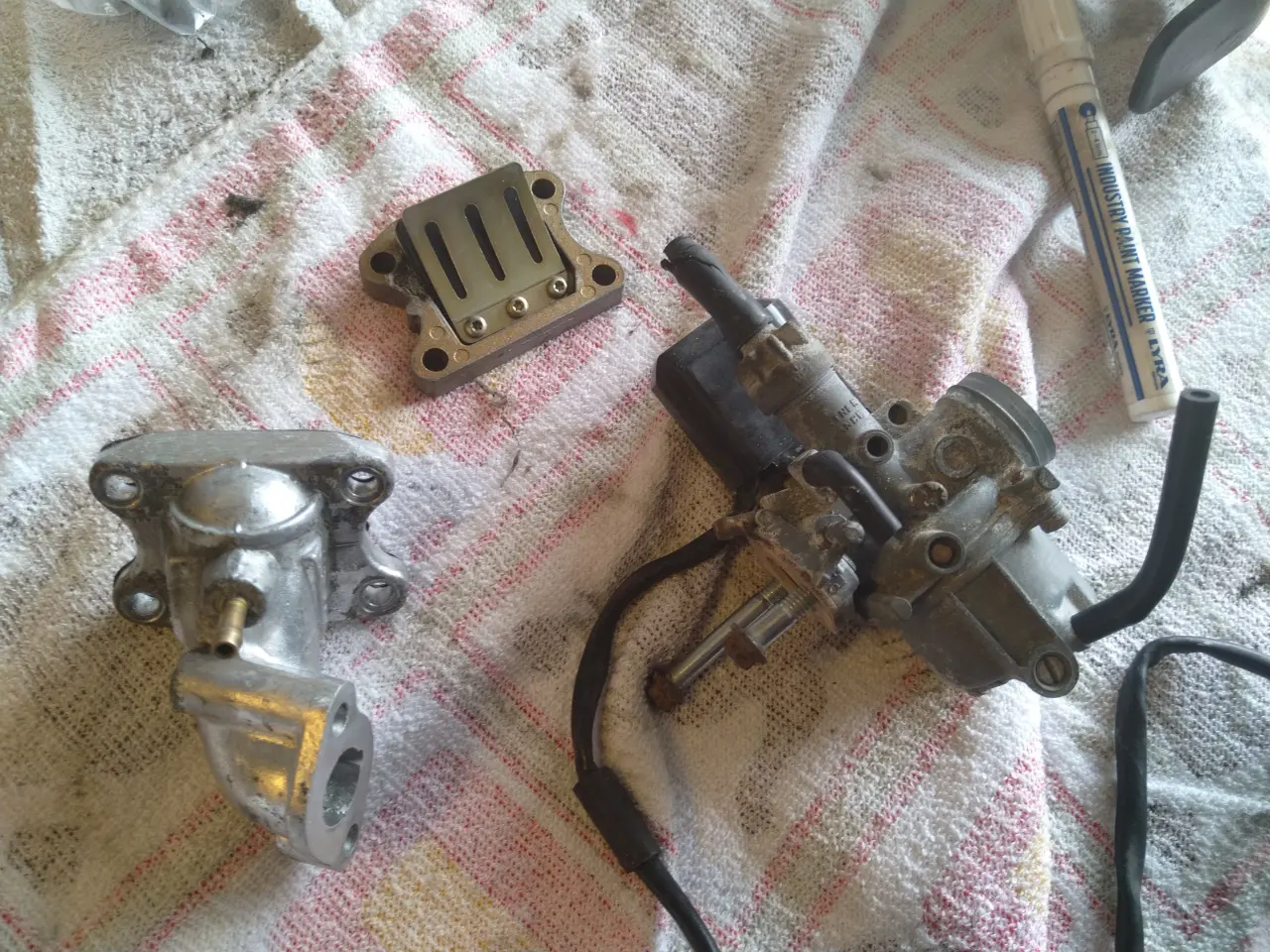 Billede 1 - Peugeot speedfight karburator / studs / membran