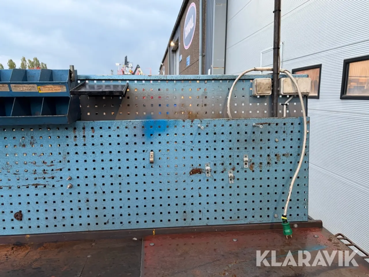 Billede 7 - Arbejdsbord med skuffer og lampe
