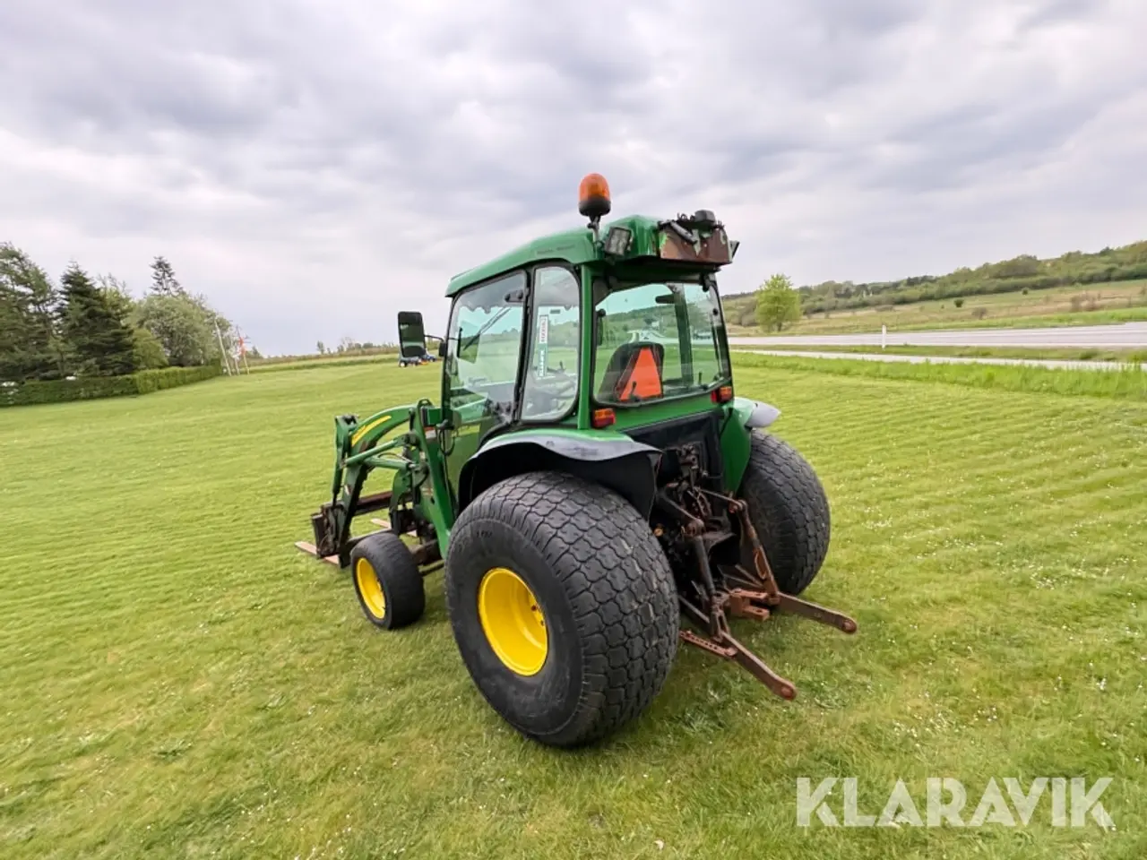 Billede 5 - Traktor John Deere 4520 med frontlæsser frontlift gafler og skovl