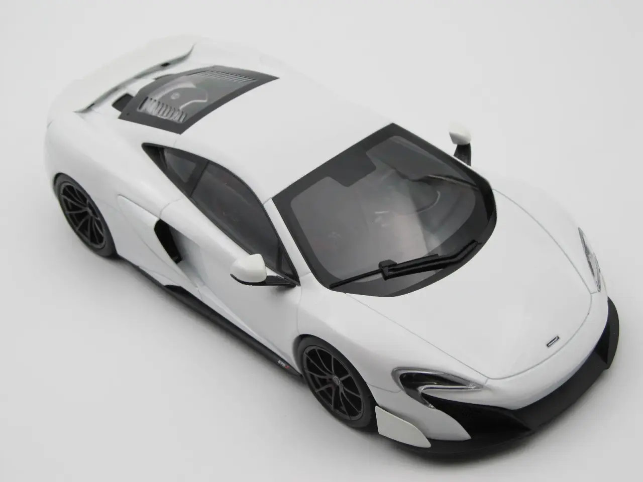 Billede 5 - 2015 McLaren 675LT fra Kyosho - 1:18