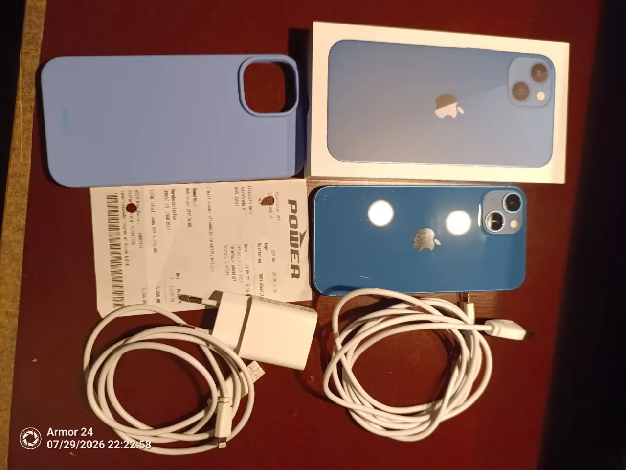 Billede 1 - Apple iPhone 13 med 128 GB i blå. Der følger blåt 