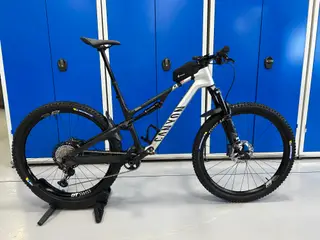 Canyon Neuron CF9 MTB