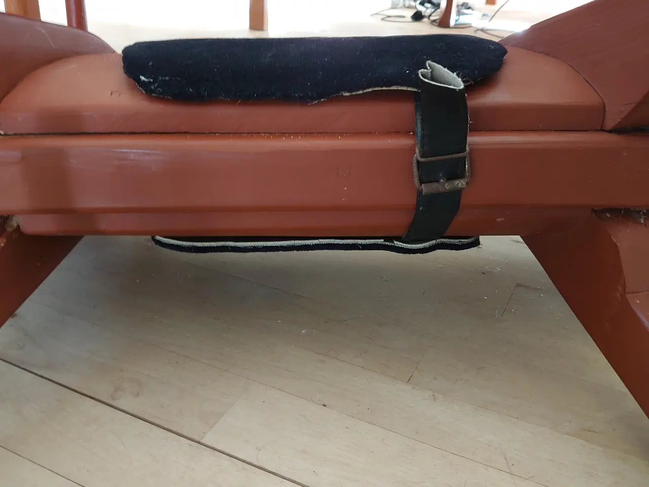 Billede 8 - Træ gyngehest med læder grime. 1940-50. L.95cm.