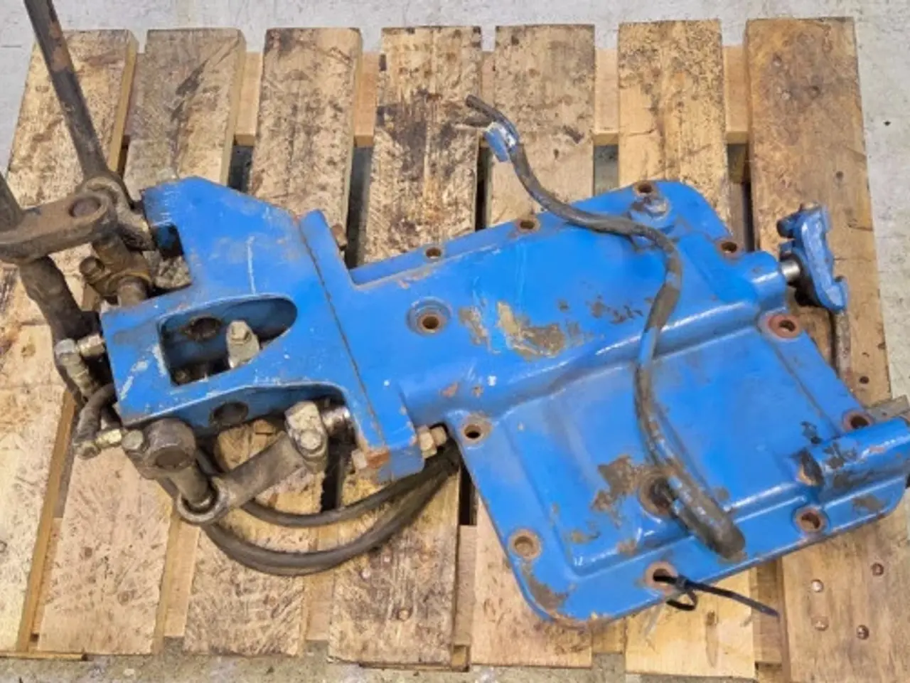 Billede 8 - Ford 8210 Dæksel E4NN7488AA