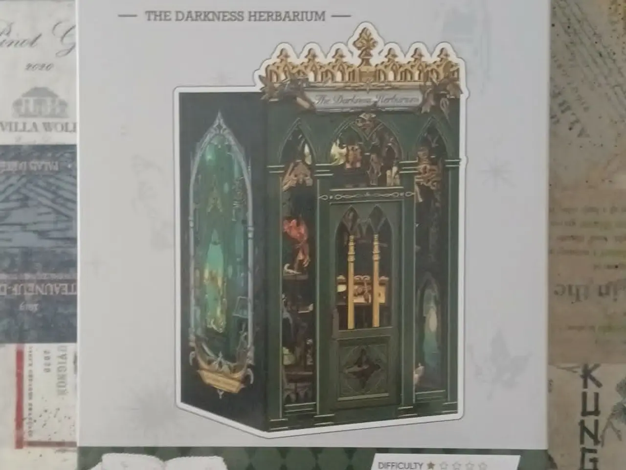 Billede 1 - Book Nook Darkness Herbarium