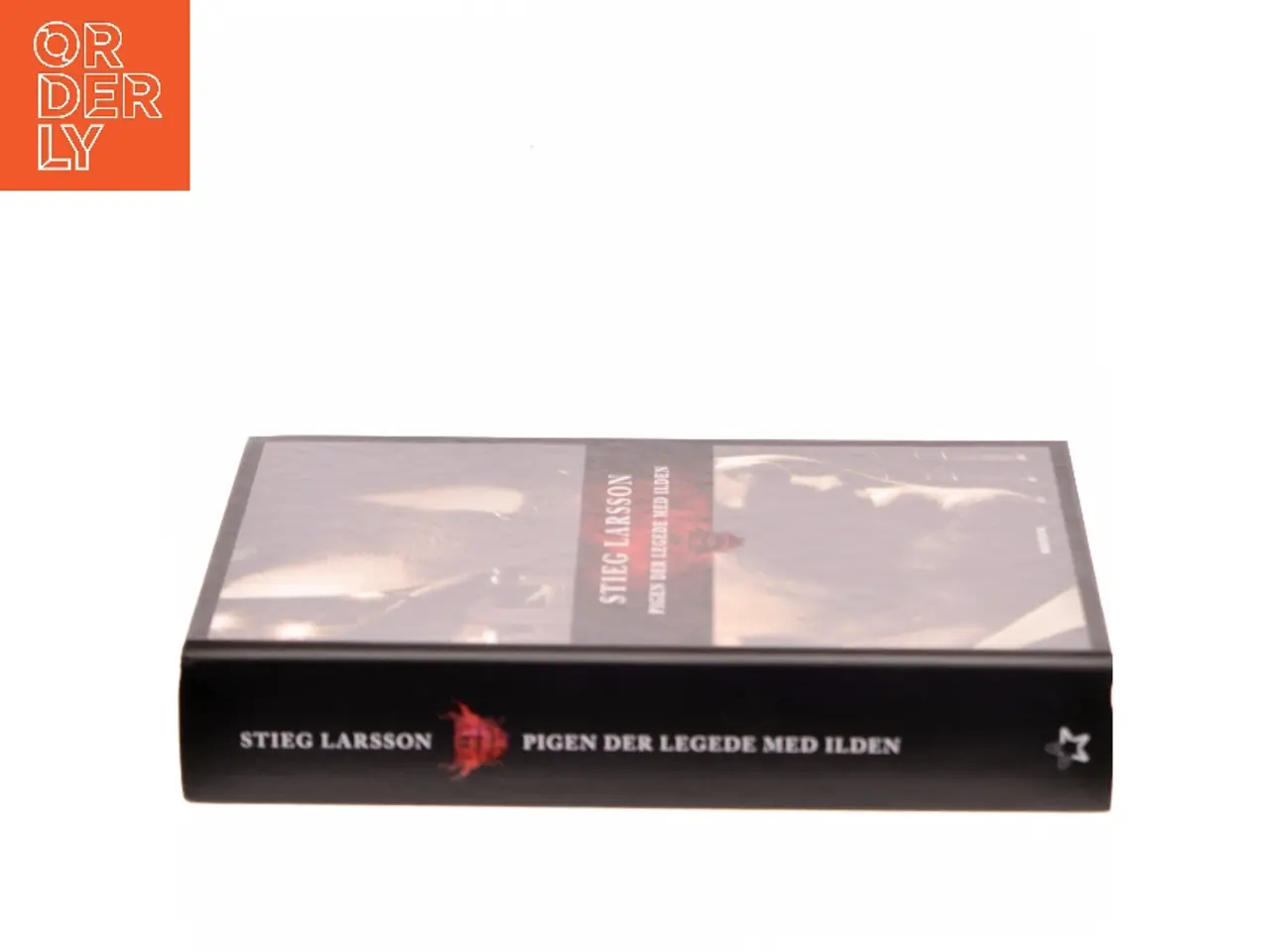 Billede 2 - Pigen der legede med ilden. 2 af Stieg Larsson (Bog)
