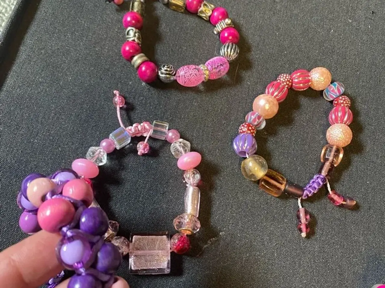 Billede 3 - Nye knyttede armbånd
