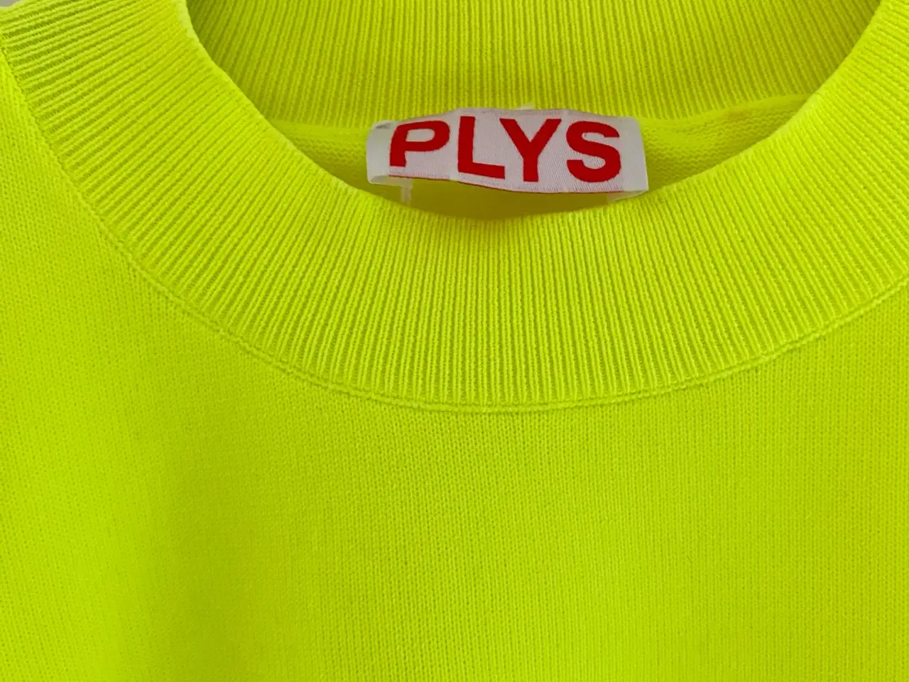 Billede 7 - Plys gul t-shirt M