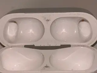 AirPods Pro 2 etui – vandskadet / defekt (til rese