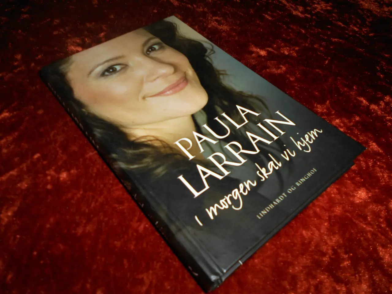 Billede 1 - I morgen skal vi hjem, Paula Larrain,