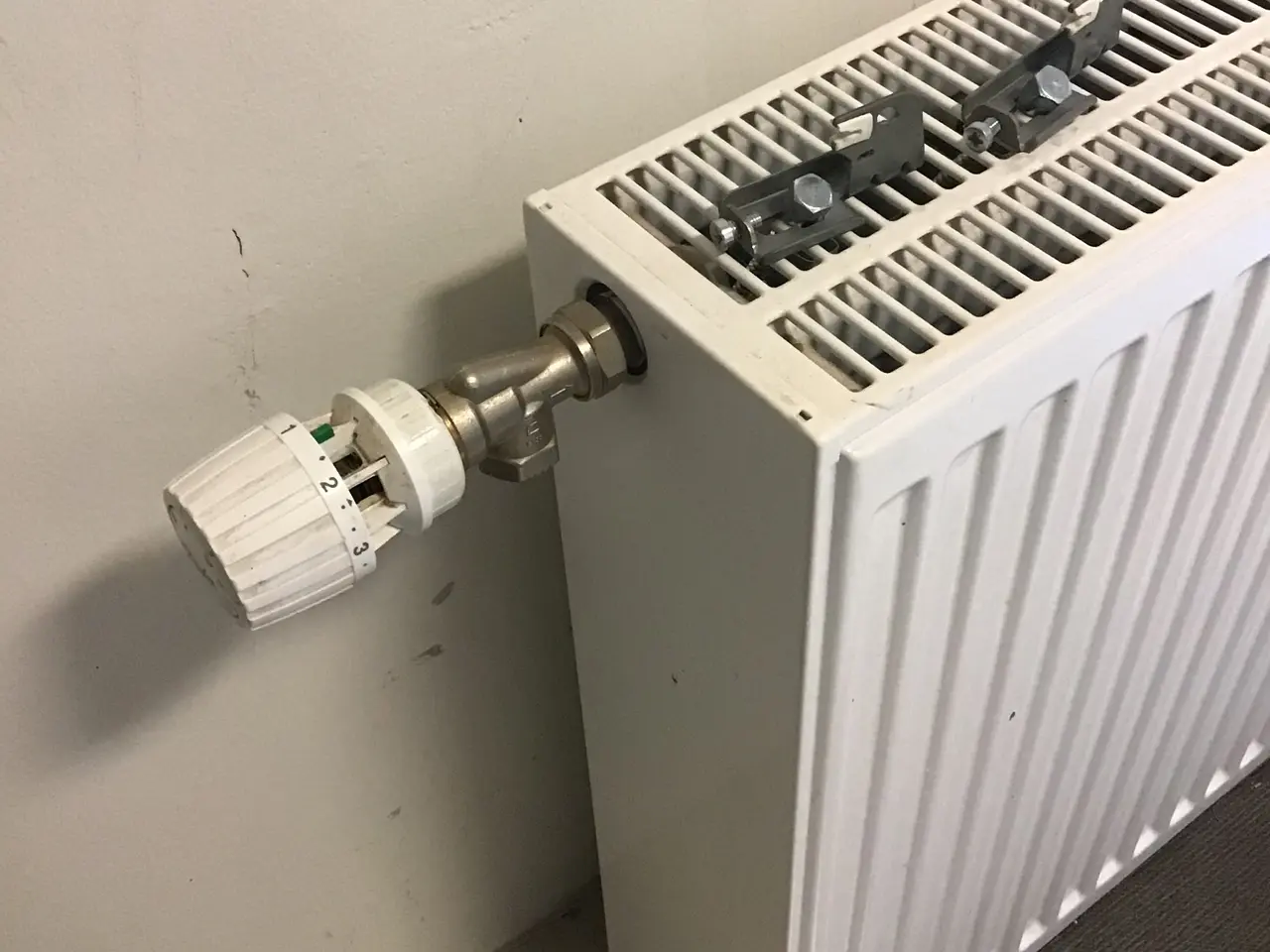 Billede 3 - Radiator som ny