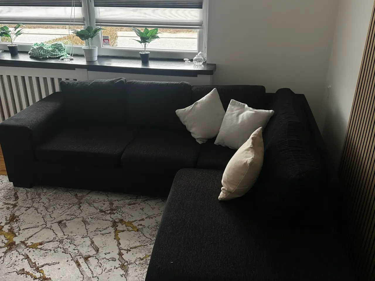 Billede 3 - Stilren mørk hjørnesofa med chaiselong