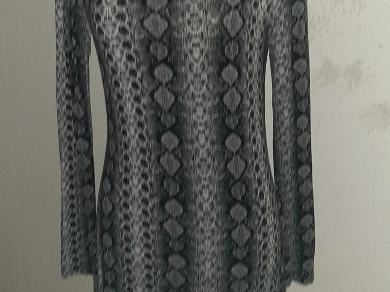 Billede 4 - Kjole-Bodycoon. Med snakeprint/Størrelse : Medium
